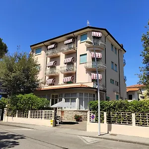 Puccinelli 3*, Lido di Camaiore Italien